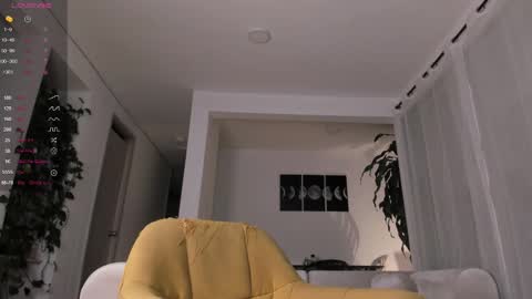 Snapshot of hotay_ chatting on October 4, 11:25 pm Andrew xdres08 online show from October 4, 11:25 pm