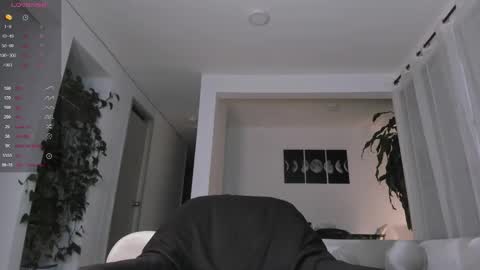 Snapshot of hotay_ chatting on October 23, 11:24 pm Andrew xdres08 online show from October 23, 11:24 pm