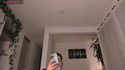 Snapshot of hotay_ chatting on November 9, 12:09 am Andrew xdres08 online show from November 9, 12:09 am