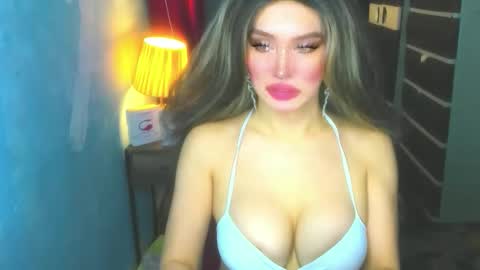 Snapshot of hotbabe_tanya chatting on April 21, 2:04 am T A N Y A online show from April 21, 2:04 am