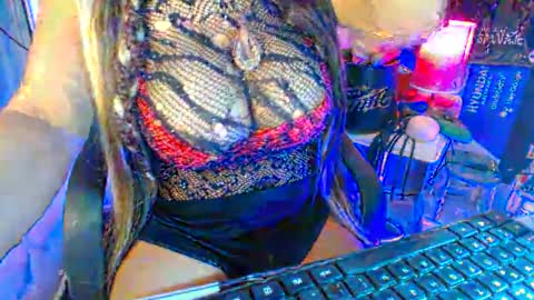 Snapshot of hotbritneyxx chatting on February 5, 9:40 pm hotbritneyxx online show from February 5, 9:40 pm