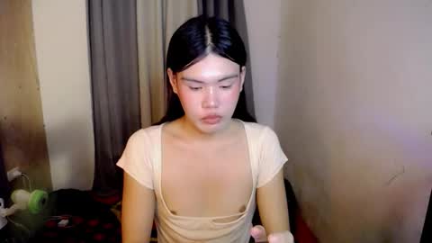 Snapshot of hotbunnyrainx chatting on April 25, 11:46 am rain online show from April 25, 11:46 am