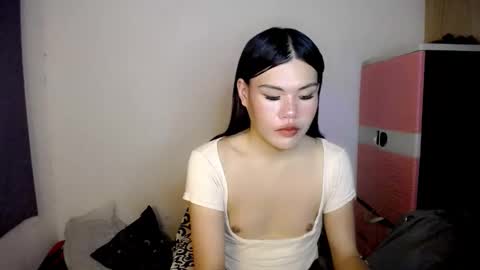 Snapshot of hotbunnyrainx chatting on June 6, 10:31 am rain online show from June 6, 10:31 am