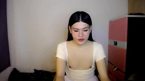 Snapshot of hotbunnyrainx chatting on June 8, 9:09 am rain online show from June 8, 9:09 am