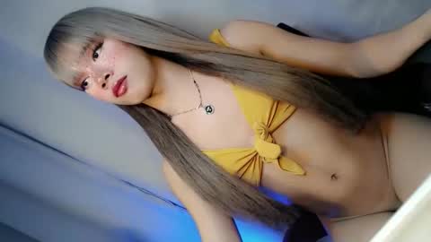 hotchescacummer online show from January 12, 1:38 pm