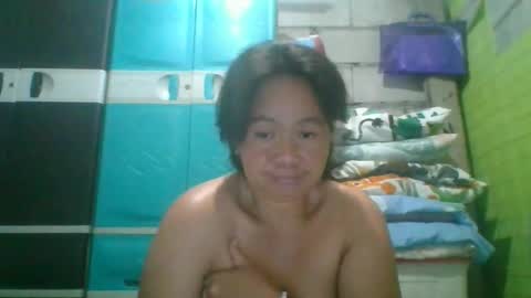 Snapshot of hotchicks4uxx chatting on February 3, 12:31 am hotchicks4uxx online show from February 3, 12:31 am