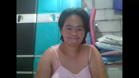 Snapshot of hotchicks4uxx chatting on February 16, 1:35 am hotchicks4uxx online show from February 16, 1:35 am