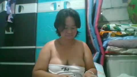 Snapshot of hotchicks4uxx chatting on February 25, 11:47 pm hotchicks4uxx online show from February 25, 11:47 pm