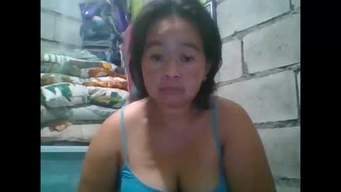 Snapshot of hotchicks4uxx chatting on April 7, 12:22 am hotchicks4uxx online show from April 7, 12:22 am