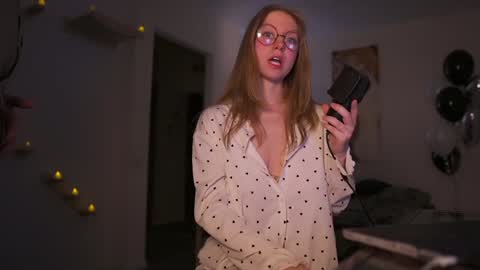 Snapshot of hotchillylovers chatting on February 2, 5:37 pm NICK AND NORA online show from February 2, 5:37 pm