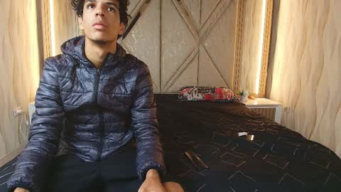 hotcouple_222 online show from April 4, 7:17 am