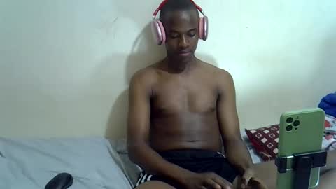 Snapshot of hotcum256 chatting on April 28, 1:38 pm hotcum256 online show from April 28, 1:38 pm