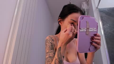 Snapshot of hotfallingdevil chatting on February 13, 5:47 am hotfallingdevil online show from February 13, 5:47 am