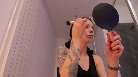 Snapshot of hotfallingdevil chatting on February 17, 5:26 am hotfallingdevil online show from February 17, 5:26 am