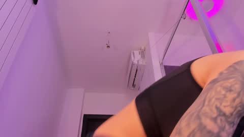 Snapshot of hotfallingdevil chatting on February 20, 6:19 am hotfallingdevil online show from February 20, 6:19 am