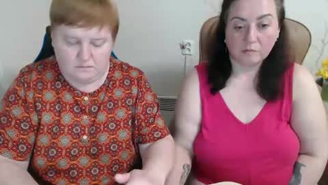 Snapshot of hotfiremommy chatting on April 6, 6:42 pm LimonkaFire online show from April 6, 6:42 pm