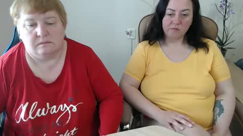 Snapshot of hotfiremommy chatting on April 17, 7:00 am LimonkaFire online show from April 17, 7:00 am