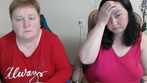 Snapshot of hotfiremommy chatting on April 20, 5:37 pm LimonkaFire online show from April 20, 5:37 pm