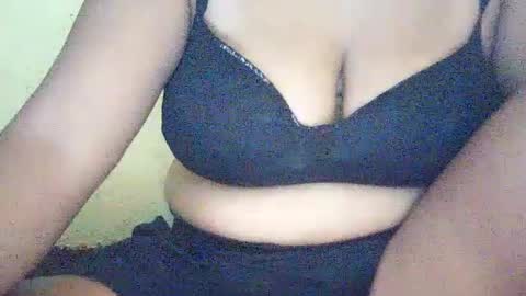 hotflowerclit online show from June 17, 12:57 am