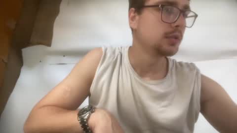Snapshot of hotgentleman_3003 chatting on June 23, 9:07 am William online show from June 23, 9:07 am