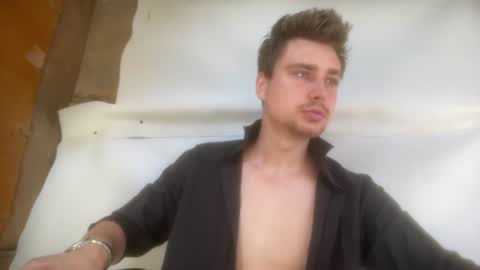 Snapshot of hotgentleman_3003 chatting on June 29, 10:15 am William online show from June 29, 10:15 am