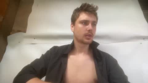 Snapshot of hotgentleman_3003 chatting on July 3, 7:37 am William online show from July 3, 7:37 am