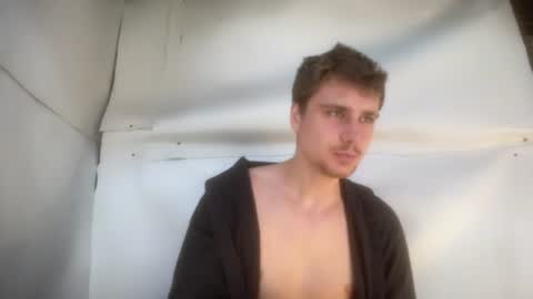Snapshot of hotgentleman_3003 chatting on July 14, 10:21 am William online show from July 14, 10:21 am
