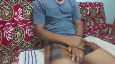 hotguyy001 online show from January 11, 2:16 am