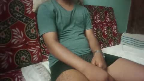 hotguyy001 online show from February 16, 9:05 am