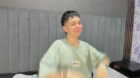 Snapshot of hothannah_ chatting on December 14, 2:06 am hannah online show from December 14, 2:06 am