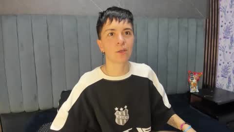 Snapshot of hothannah_ chatting on December 23, 2:09 am hannah online show from December 23, 2:09 am