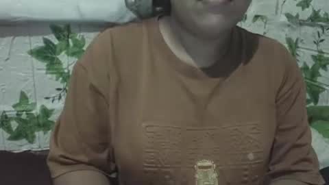 hotiemorenagurl18 online show from April 10, 1:05 pm