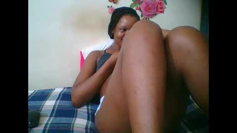 LOYCE online show from November 27, 7:38 pm