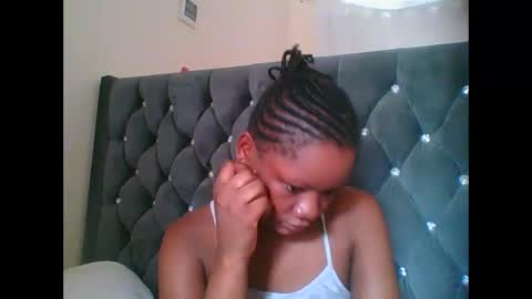 LOYCE online show from March 18, 12:30 pm