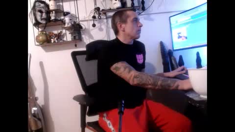 Snapshot of hotkinkytat chatting on February 24, 8:27 am hotkinkytat online show from February 24, 8:27 am