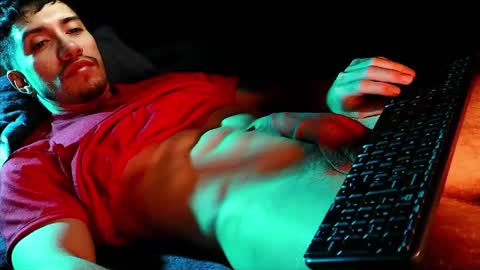 Snapshot of hotlatinking chatting on May 18, 8:25 pm Hotlatinking online show from May 18, 8:25 pm