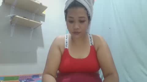 Snapshot of hotlavender chatting on February 22, 3:29 am hotlavender online show from February 22, 3:29 am