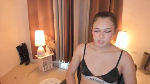 Snapshot of hotlestalinsandra chatting on May 27, 2:08 am hotlestalinsandra online show from May 27, 2:08 am