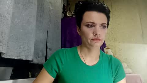 hotmamaqueen234 online show from March 19, 8:02 pm