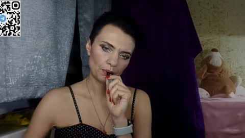 Snapshot of hotmamaqueen234 chatting on March 27, 10:09 pm hotmamaqueen234 online show from March 27, 10:09 pm