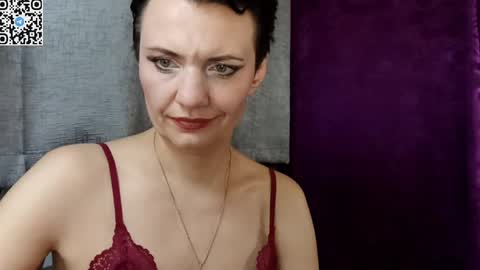 Snapshot of hotmamaqueen234 chatting on April 15, 7:58 pm hotmamaqueen234 online show from April 15, 7:58 pm