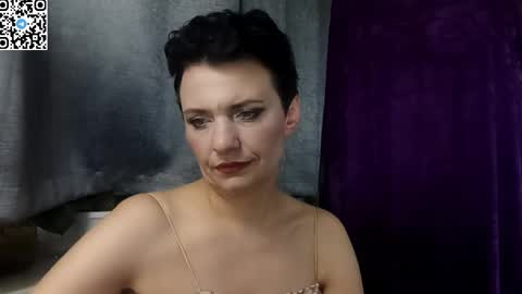 Snapshot of hotmamaqueen234 chatting on April 17, 8:01 pm hotmamaqueen234 online show from April 17, 8:01 pm