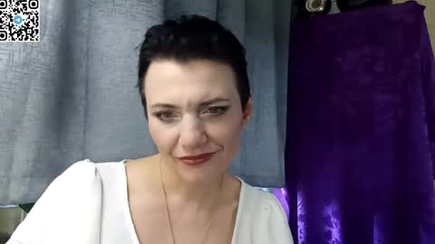 Snapshot of hotmamaqueen234 chatting on April 19, 1:10 pm hotmamaqueen234 online show from April 19, 1:10 pm
