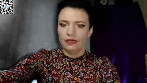 Snapshot of hotmamaqueen234 chatting on April 23, 8:57 am hotmamaqueen234 online show from April 23, 8:57 am