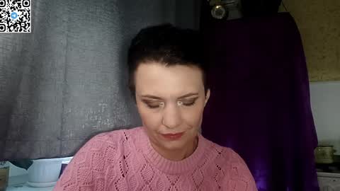 Snapshot of hotmamaqueen234 chatting on April 25, 1:41 pm hotmamaqueen234 online show from April 25, 1:41 pm