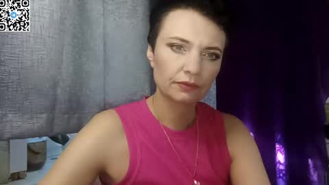 Snapshot of hotmamaqueen234 chatting on April 27, 2:15 pm hotmamaqueen234 online show from April 27, 2:15 pm