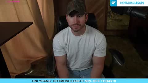 hotmuscles6t9 online show from July 13, 10:01 pm
