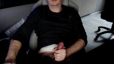 hotnickdk online show from February 19, 7:06 am