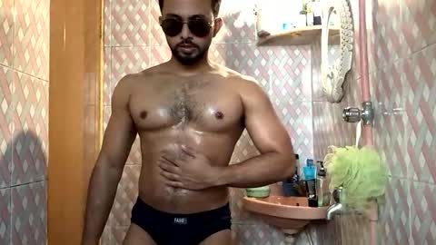 Snapshot of hotnudeathletic3 chatting on November 12, 8:37 am hotnudeathletic3 online show from November 12, 8:37 am