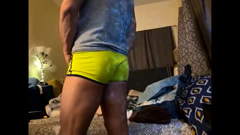 Snapshot of hotrox6942 chatting on February 7, 6:06 am hotrox6942 online show from February 7, 6:06 am